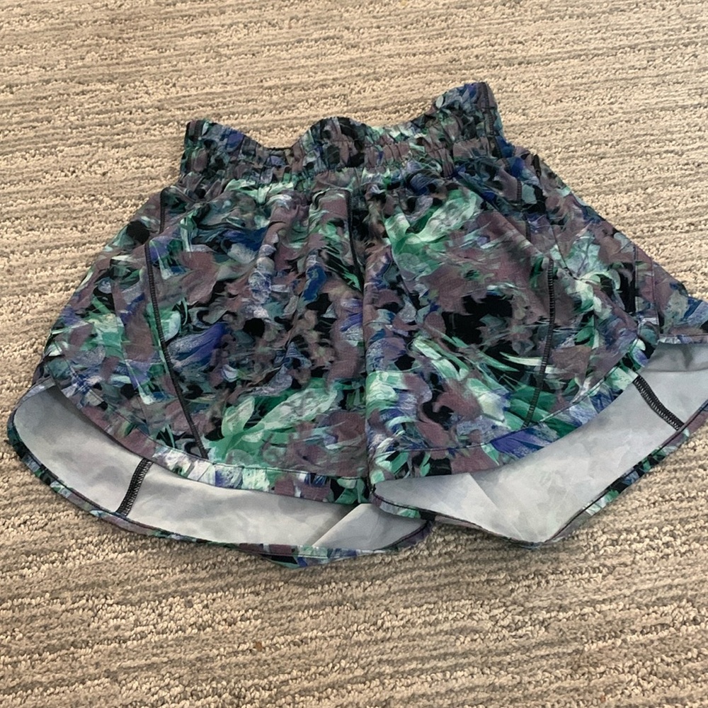 lulu lemon track that shorts 5”